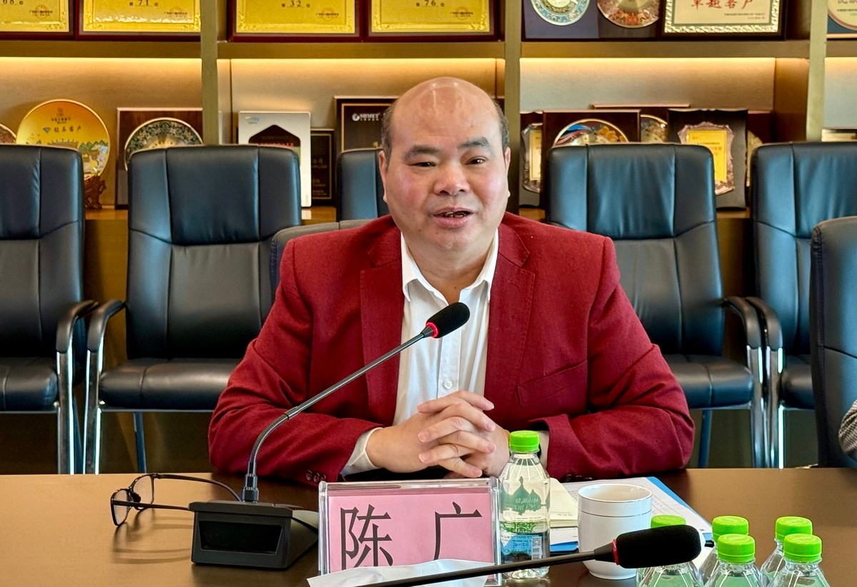 黔东南州人大常委会副主任、岑巩县委书记陈正锋率党政考察团莅临人生就是博集团考察交流